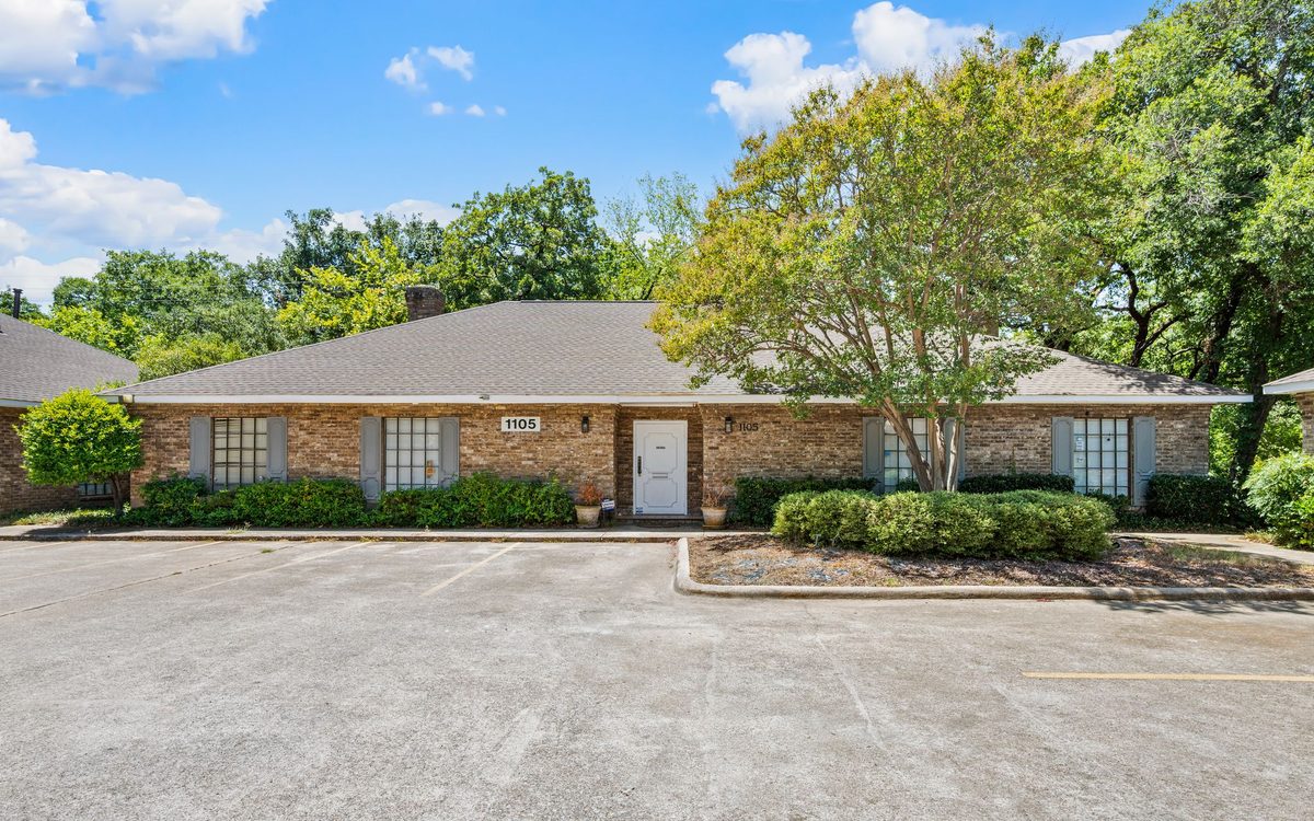 Arwine Court office suites for lease in Euless, Texas